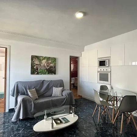 Piso Con Gran Terraza En Malaga アパート *