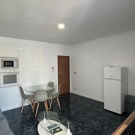 Piso Con Gran Terraza En Malaga アパート *